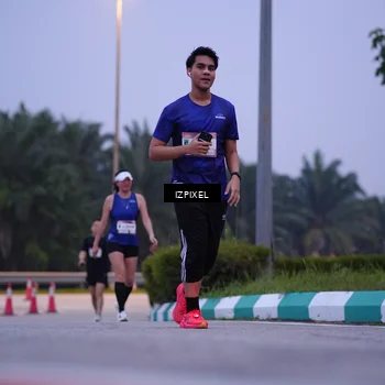 Runner Photo 7487740