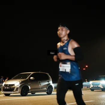 Runner Photo 7487747