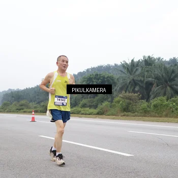 Runner Photo 7487784