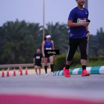 Runner Photo 7487818