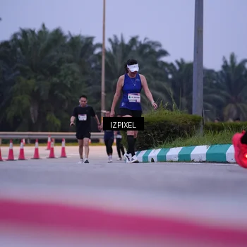 Runner Photo 7487956