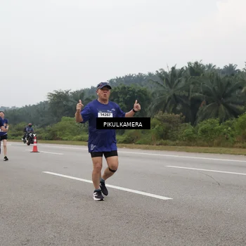 Runner Photo 7488214