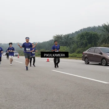 Runner Photo 7488674