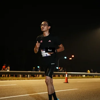 Runner Photo 7489003