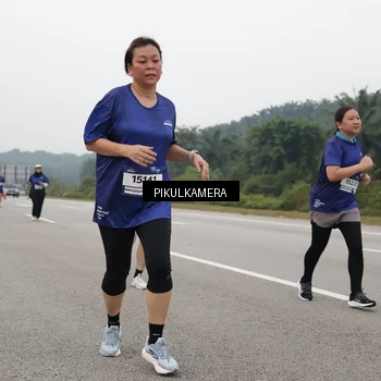 Runner Photo 7489050
