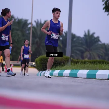 Runner Photo 7489101