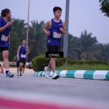 Runner Photo 7489109