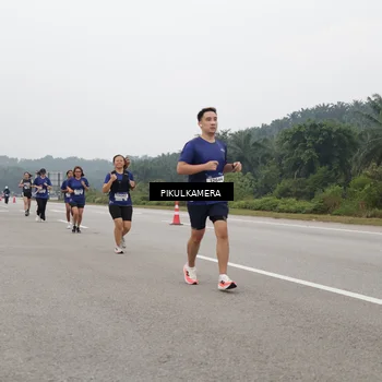 Runner Photo 7489292