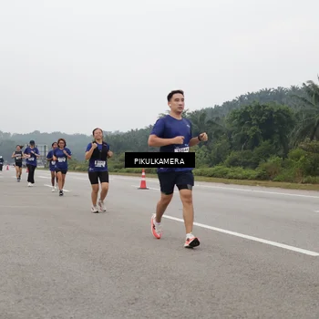Runner Photo 7489341