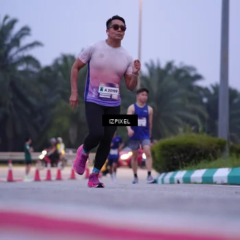 Runner Photo 7489659