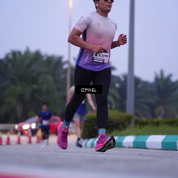 Runner Photo 7489764