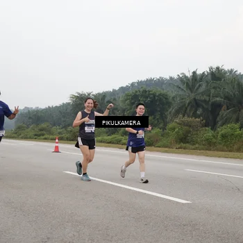 Runner Photo 7489773