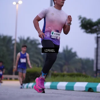 Runner Photo 7489812
