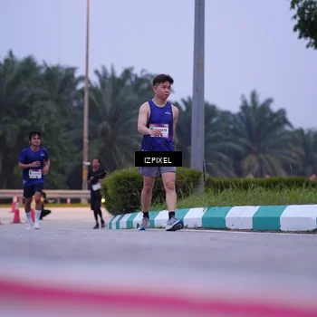 Runner Photo 7489872