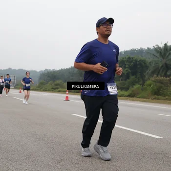 Runner Photo 7489876