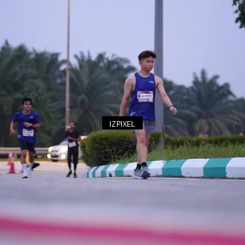 Runner Photo 7489893
