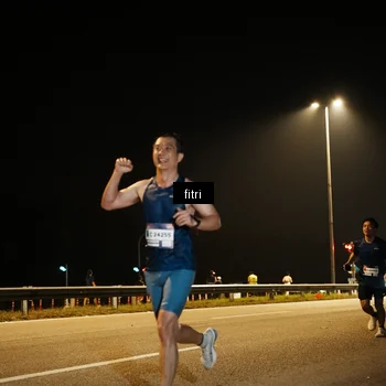 Runner Photo 7489954