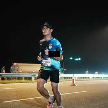 Runner Photo 7490053