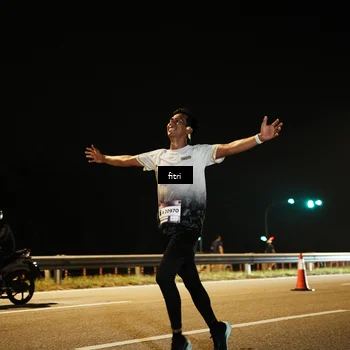 Runner Photo 7490100