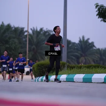 Runner Photo 7490228
