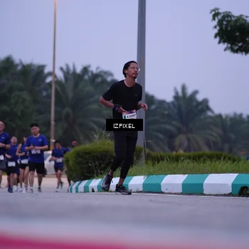 Runner Photo 7490240
