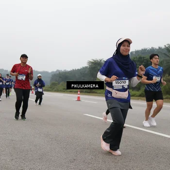 Runner Photo 7490247