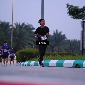 Runner Photo 7490282