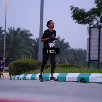 Runner Photo 7490313