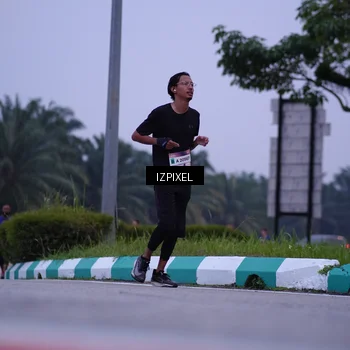 Runner Photo 7490315