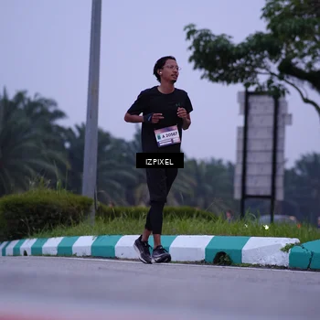 Runner Photo 7490332