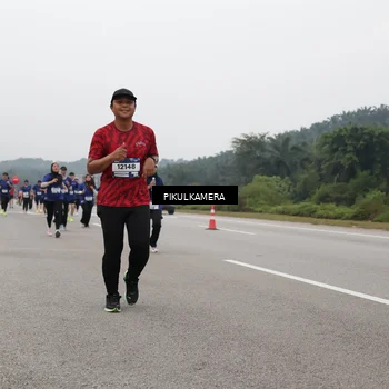 Runner Photo 7490349