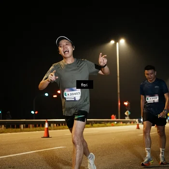 Runner Photo 7490356