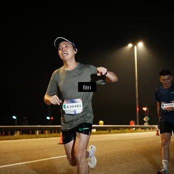 Runner Photo 7490360