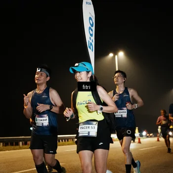 Runner Photo 7490414