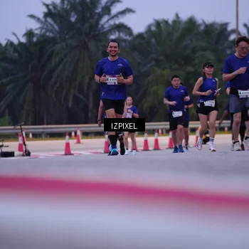 Runner Photo 7490415