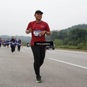 Runner Photo 7490422