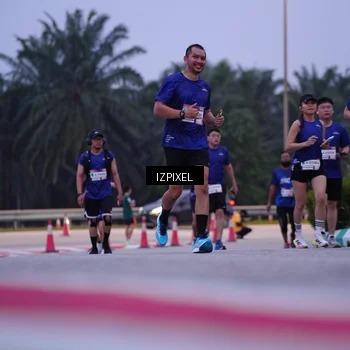 Runner Photo 7490557