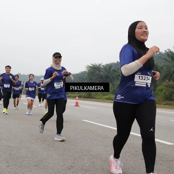 Runner Photo 7490624