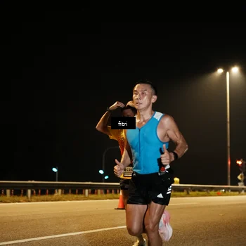 Runner Photo 7490650