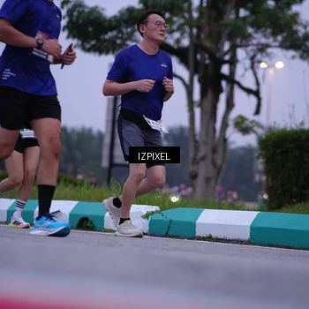 Runner Photo 7490673