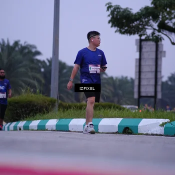 Runner Photo 7490793