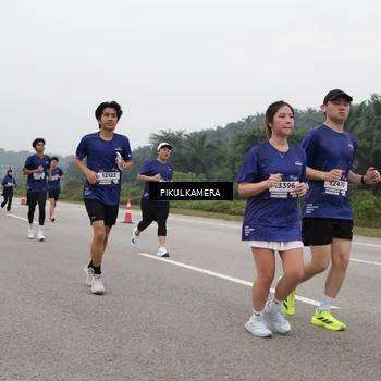Runner Photo 7490835