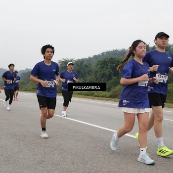 Runner Photo 7490876