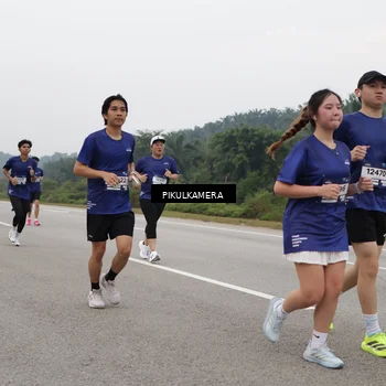 Runner Photo 7490895