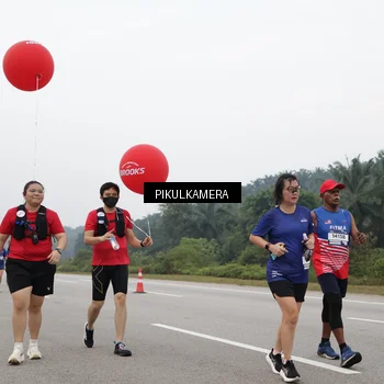 Runner Photo 7491243