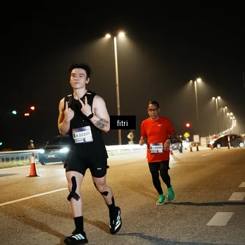 Runner Photo 7491860