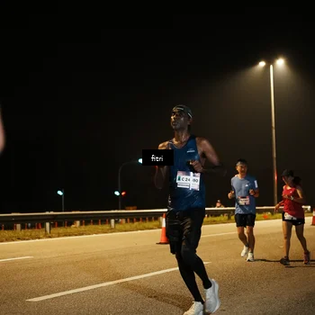 Runner Photo 7492003
