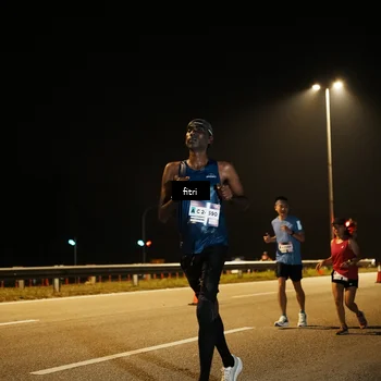 Runner Photo 7492004