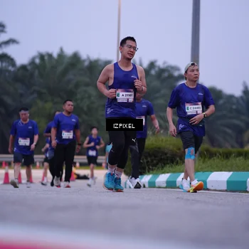 Runner Photo 7492100