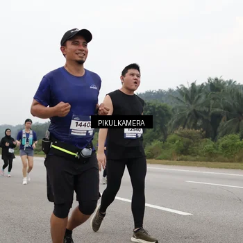 Runner Photo 7492340